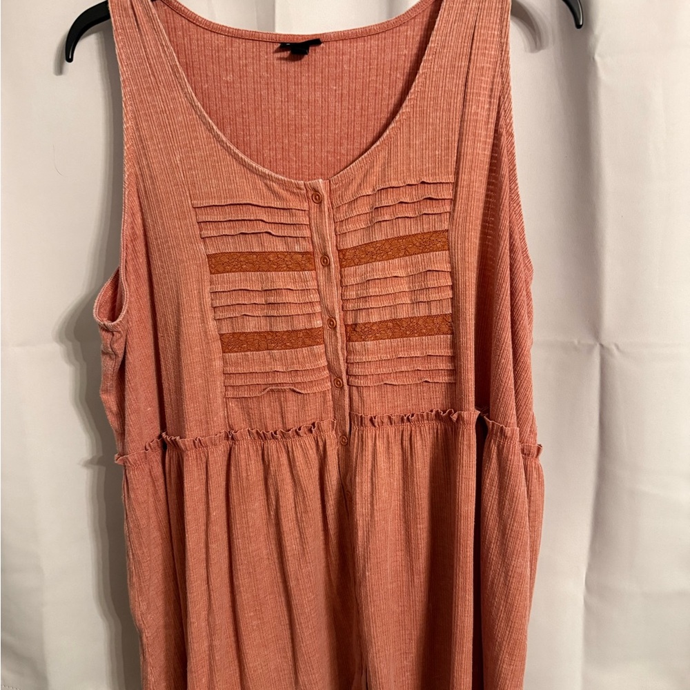 Women's Sleeveless Pleated Blouse - Peach